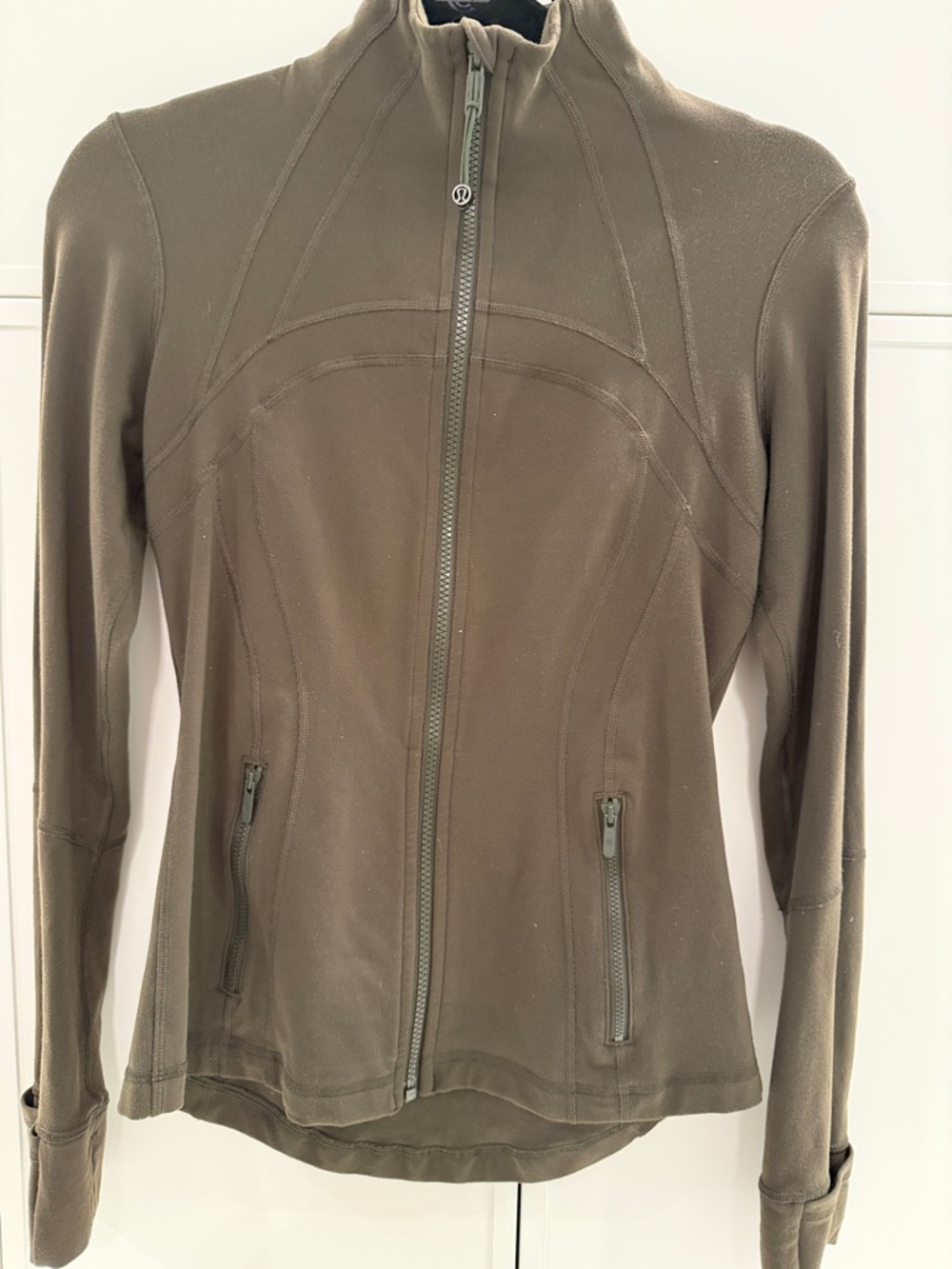 Lululemon Green size 6 define jacket. Very good condition.